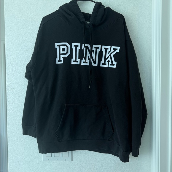 XL Victoria’s Secret PINK black hoodie worn once - Picture 1 of 3